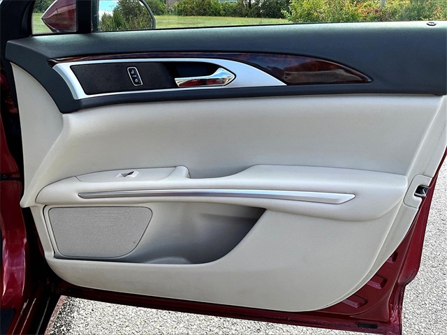 2016 Lincoln MKZ Base - Photo 12