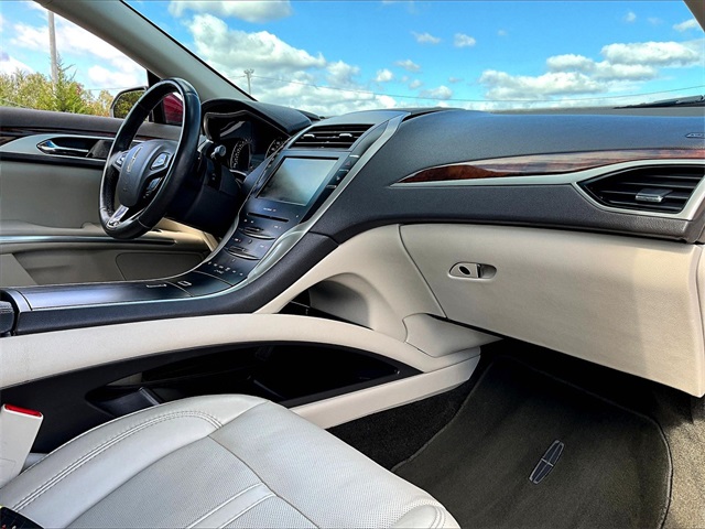 2016 Lincoln MKZ Base - Photo 13