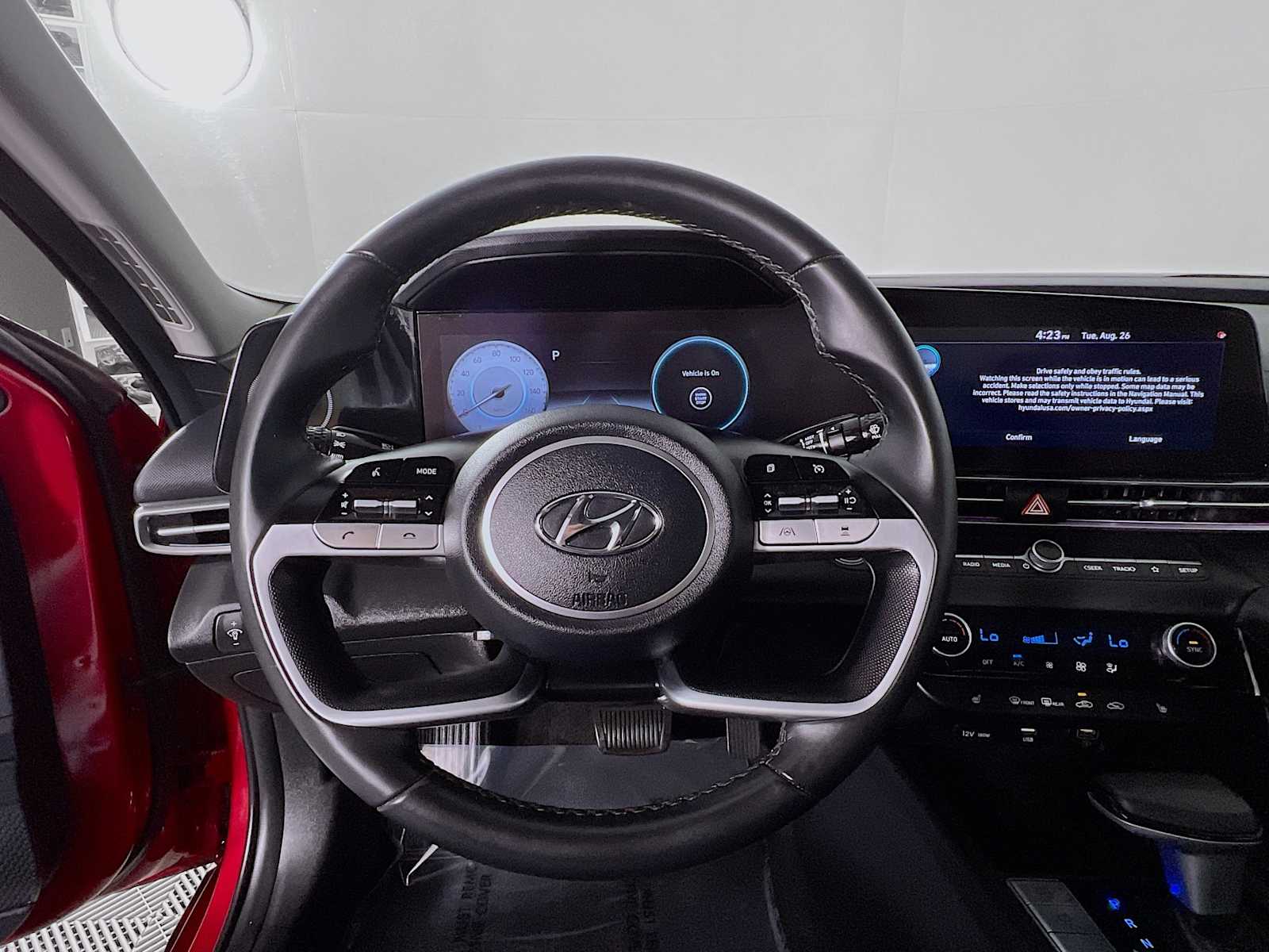 2023 Hyundai Elantra Limited - Photo 11