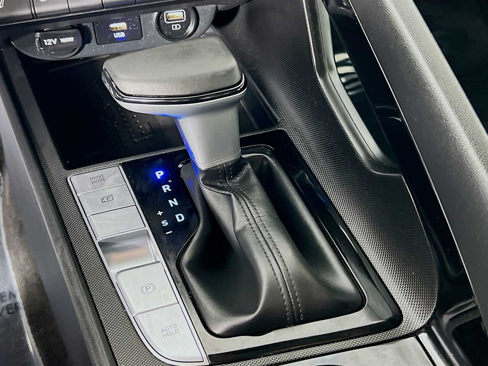 2023 Hyundai Elantra Limited - Photo 17