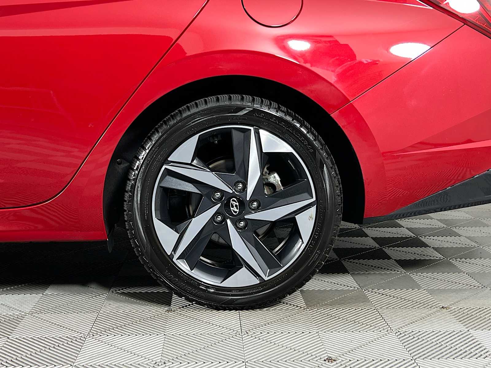 2023 Hyundai Elantra Limited - Photo 32