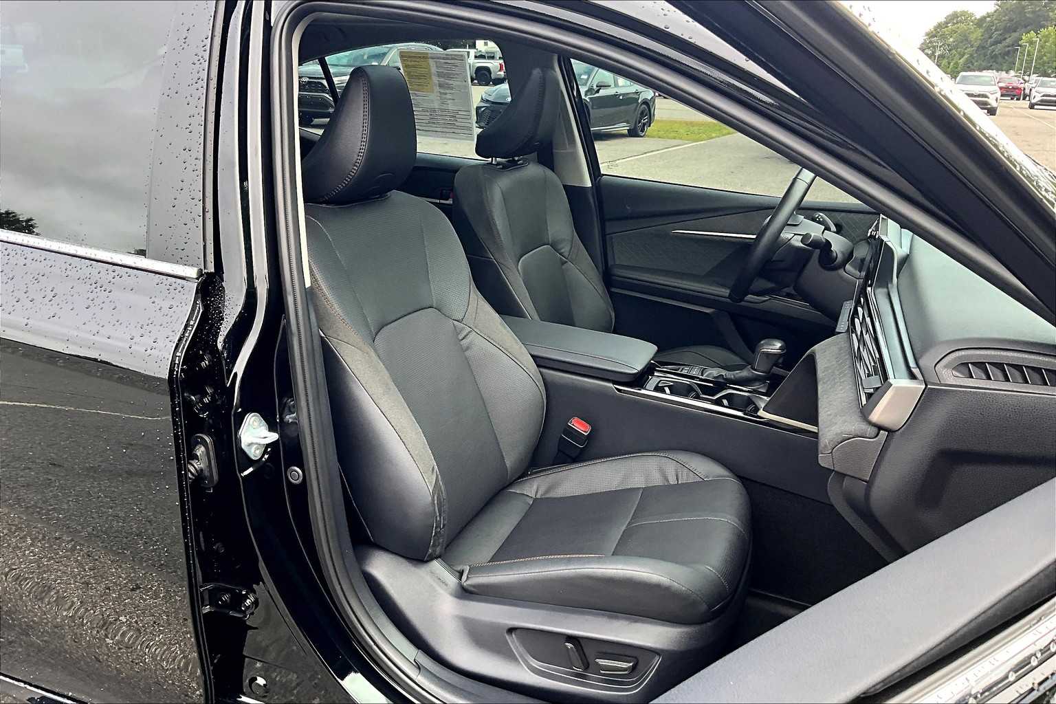 2025 Toyota Camry XLE - Photo 11
