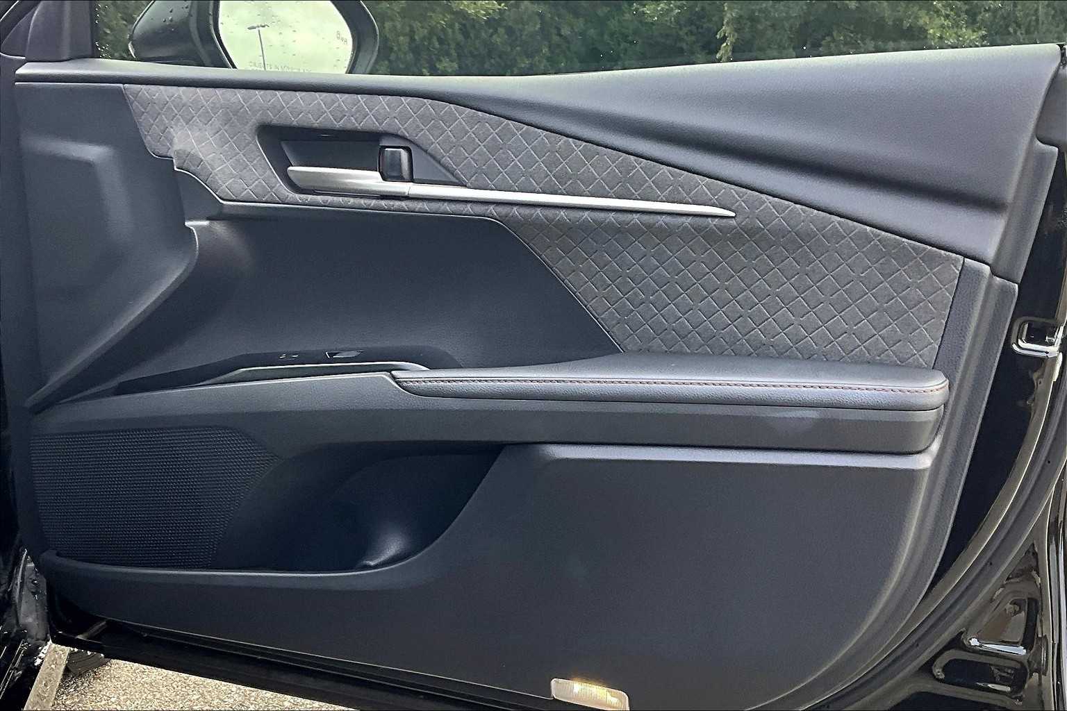 2025 Toyota Camry XLE - Photo 12