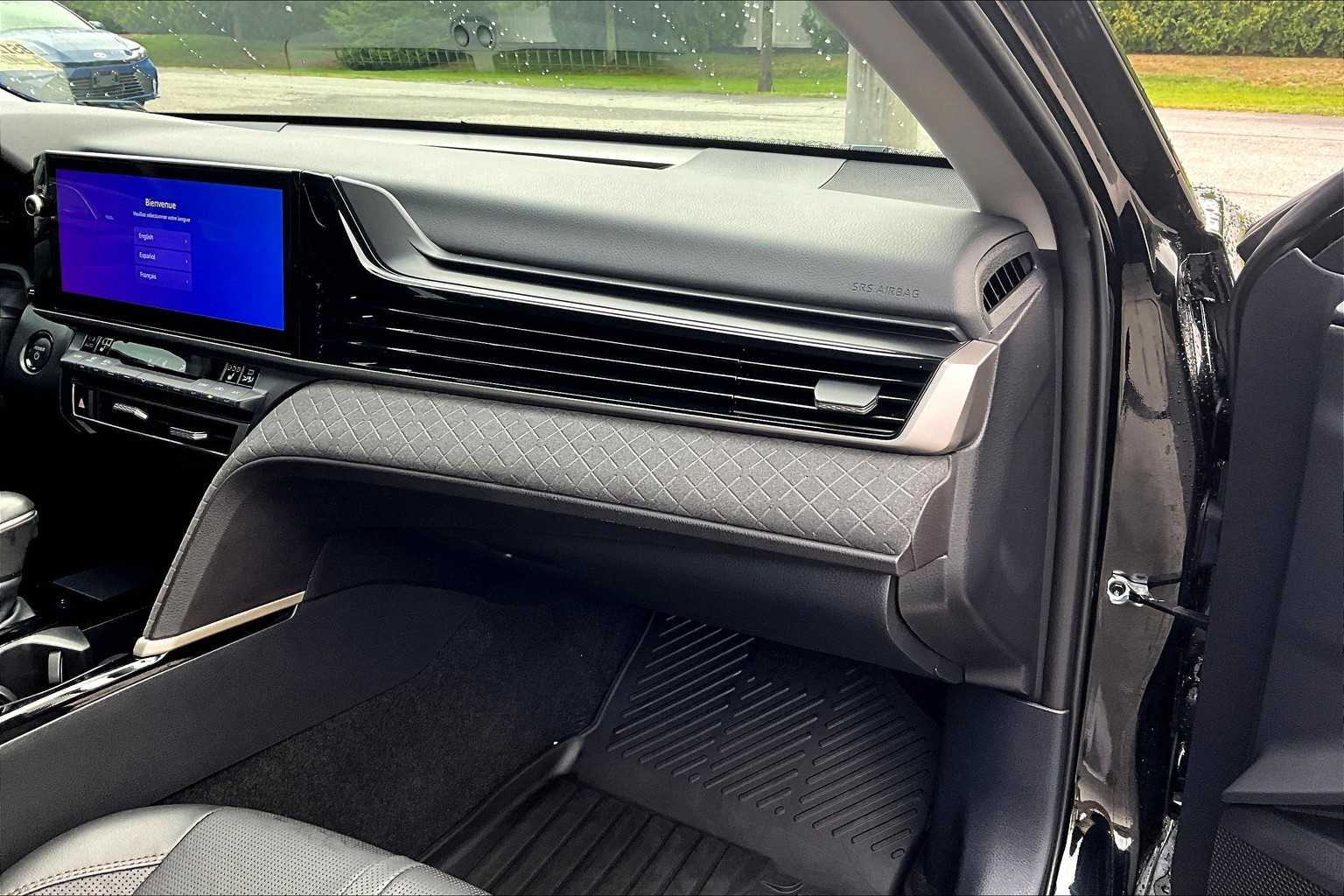 2025 Toyota Camry XLE - Photo 13
