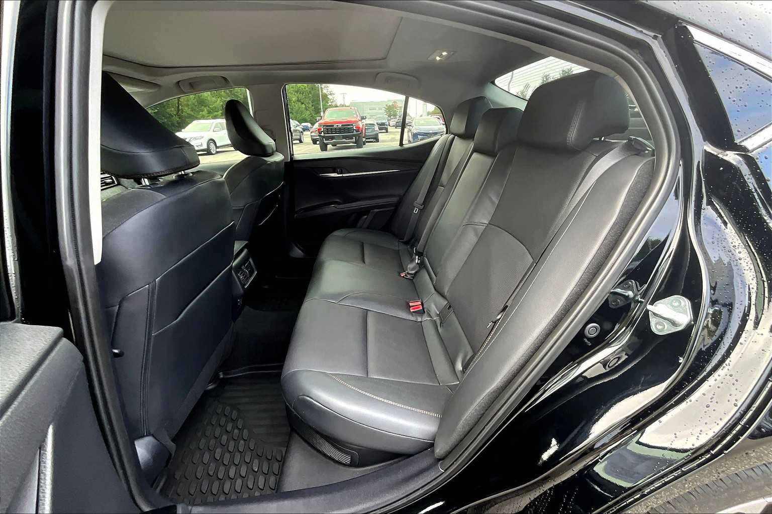 2025 Toyota Camry XLE - Photo 15