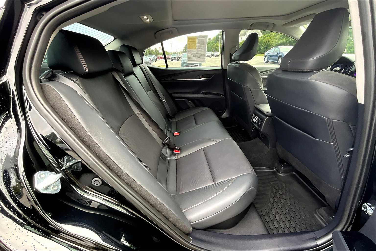 2025 Toyota Camry XLE - Photo 16
