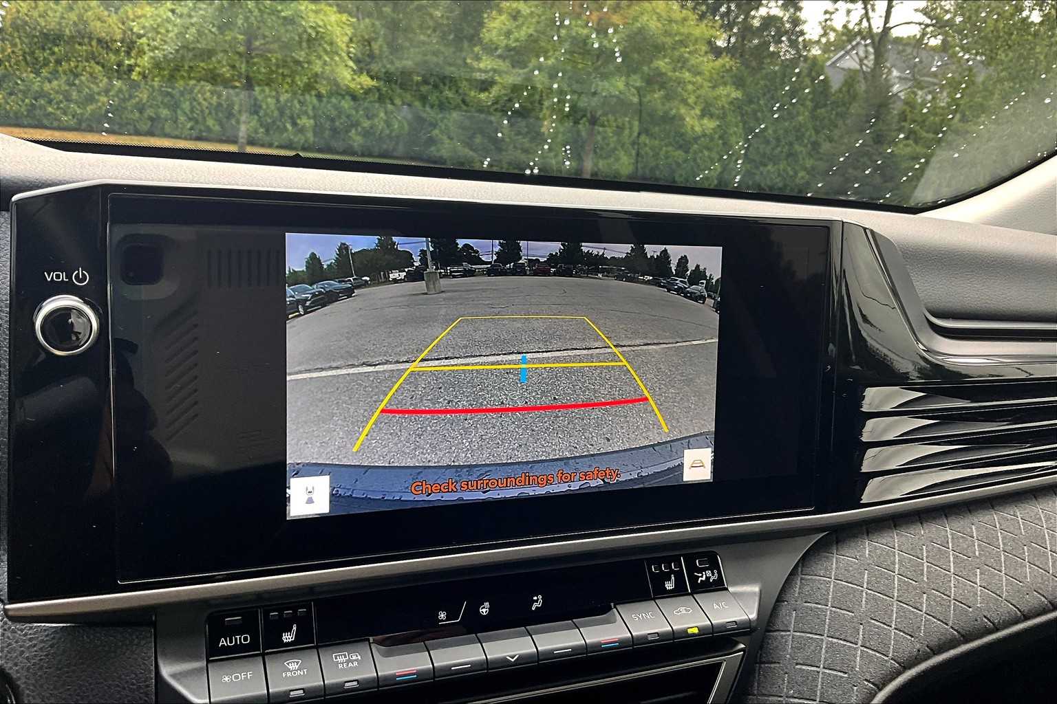 2025 Toyota Camry XLE - Photo 19