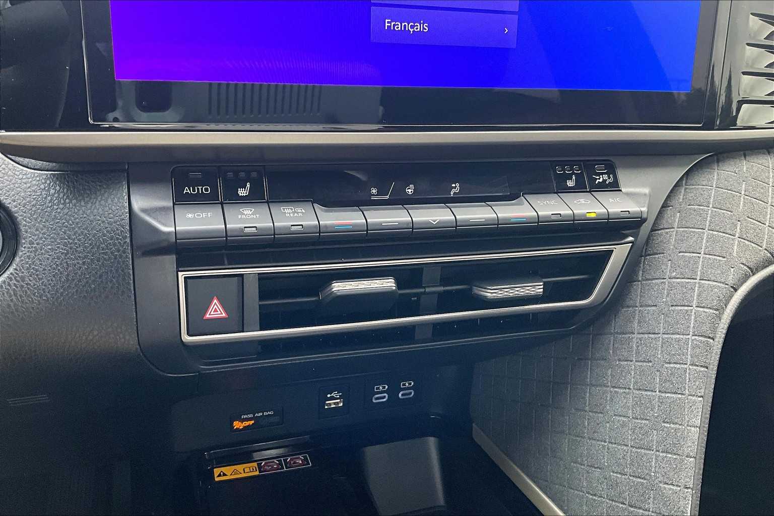 2025 Toyota Camry XLE - Photo 26
