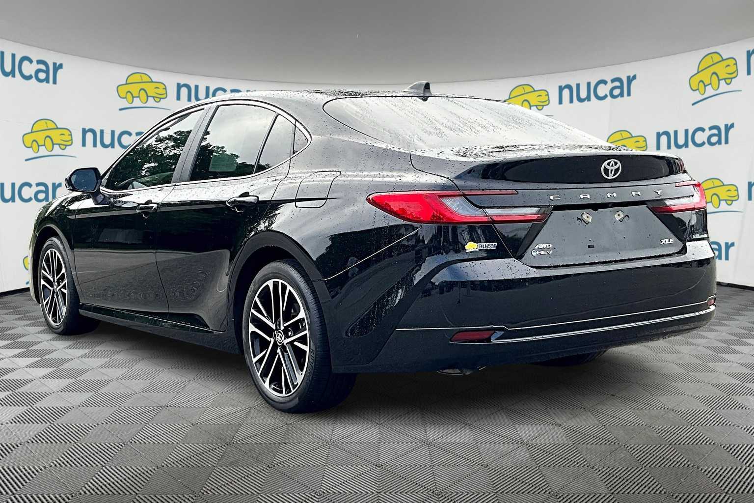 2025 Toyota Camry XLE - Photo 4