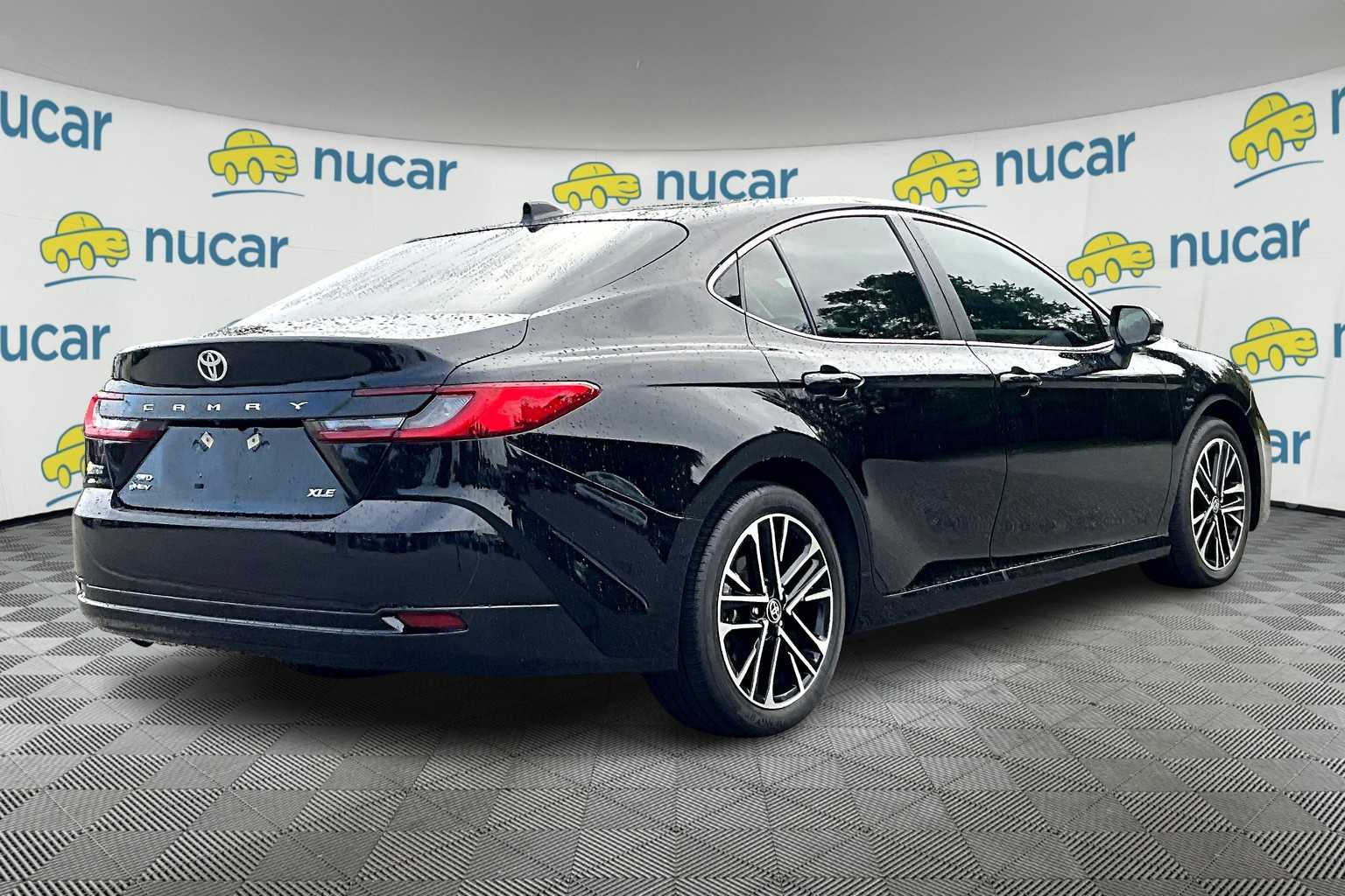 2025 Toyota Camry XLE - Photo 6