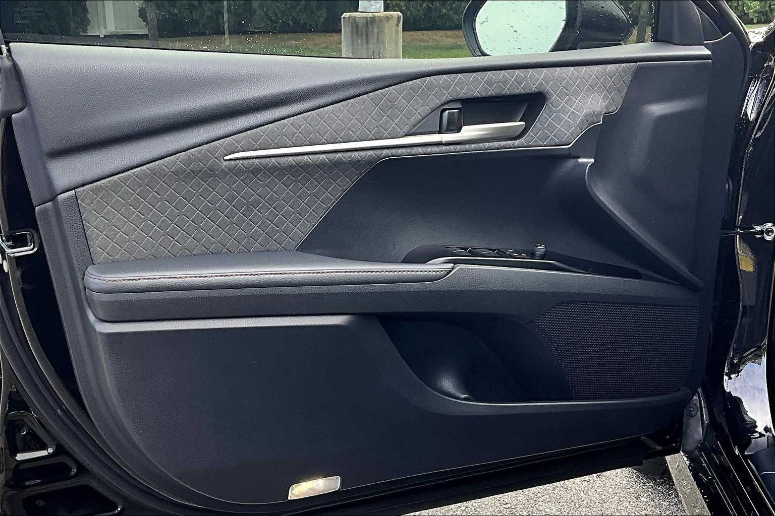 2025 Toyota Camry XLE - Photo 9