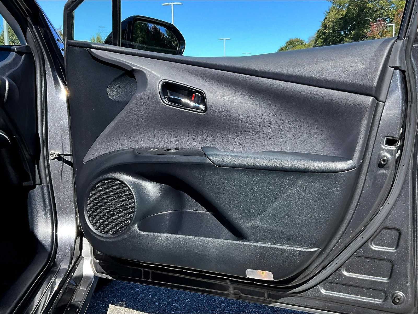 2017 Toyota Prius Prime Advanced - Photo 12