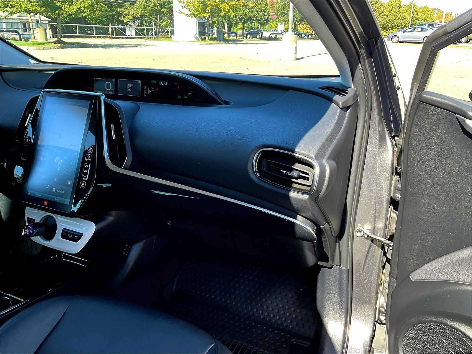 2017 Toyota Prius Prime Advanced - Photo 13