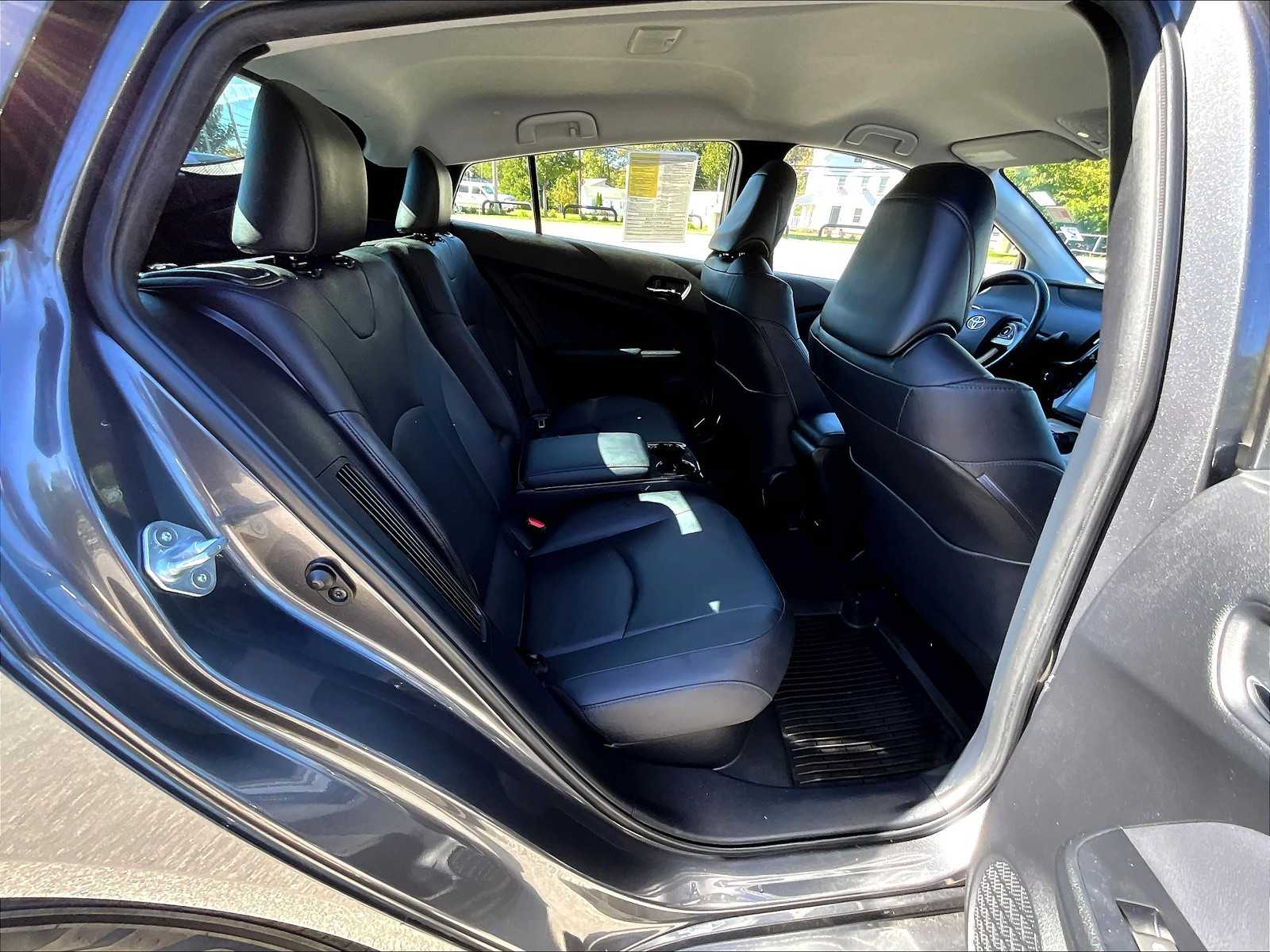 2017 Toyota Prius Prime Advanced - Photo 16