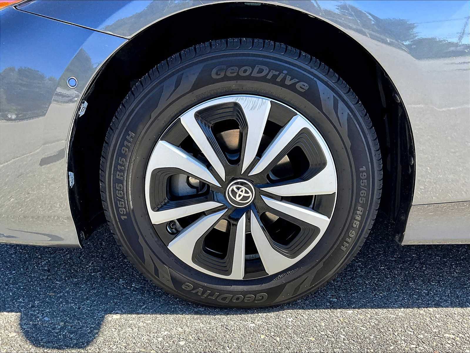 2017 Toyota Prius Prime Advanced - Photo 7