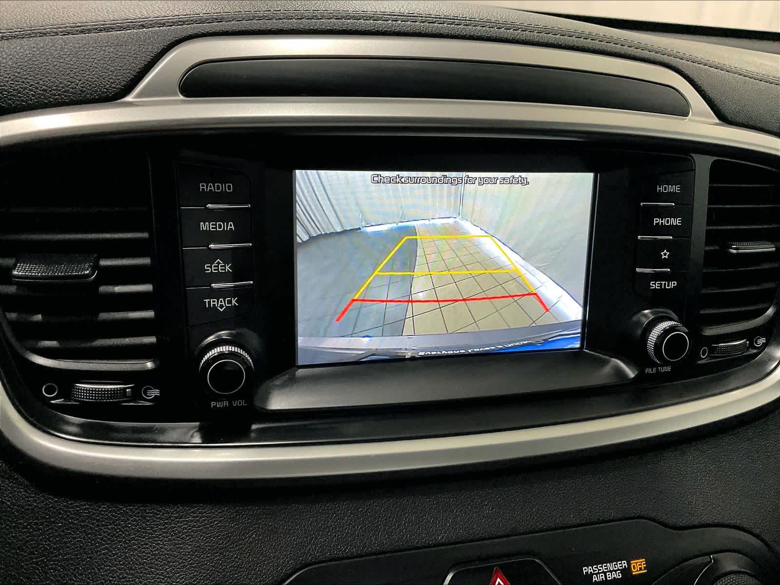 2020 Kia Sorento LX - Photo 20