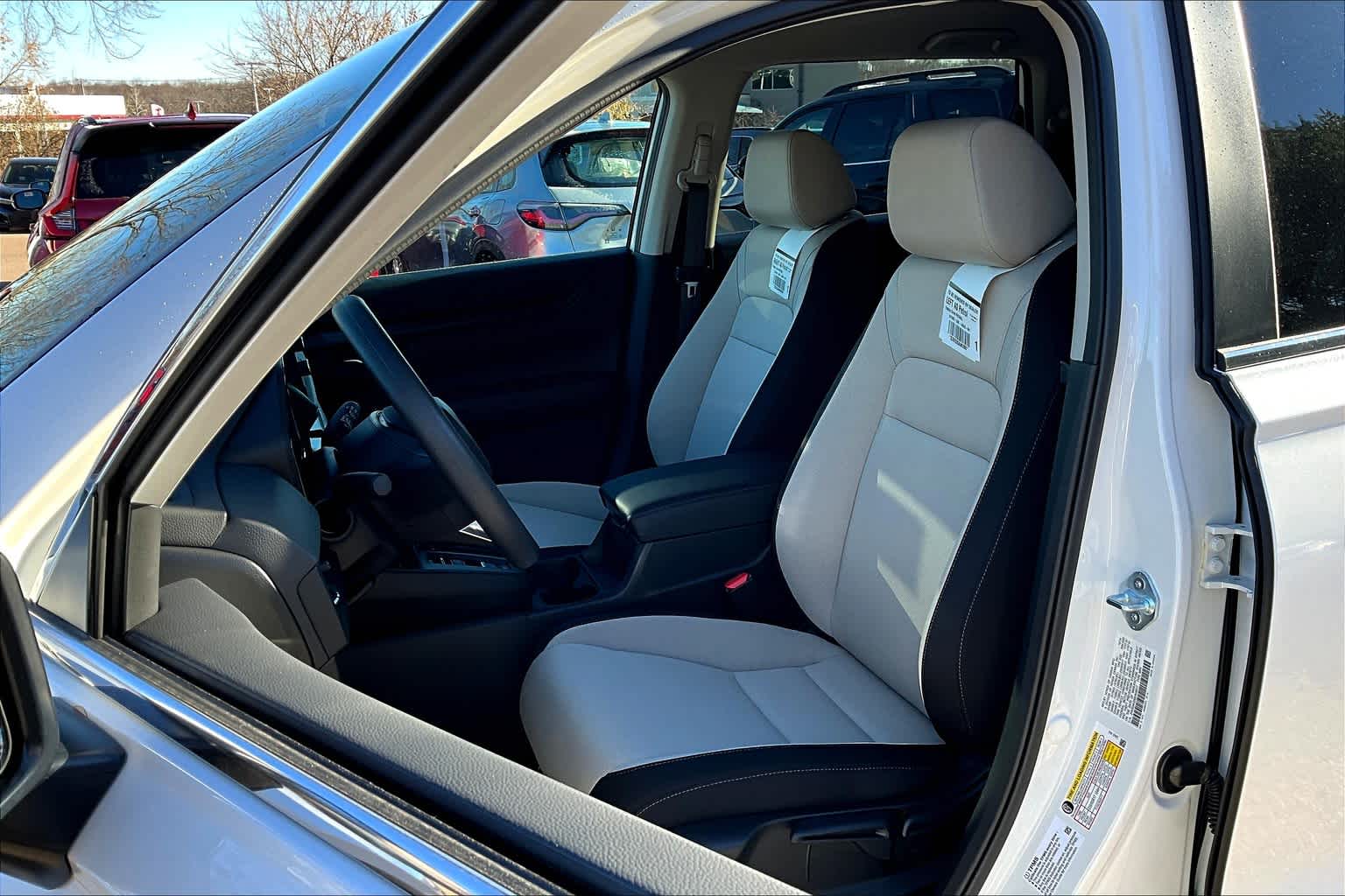 2025 Honda CR-V LX - Photo 11
