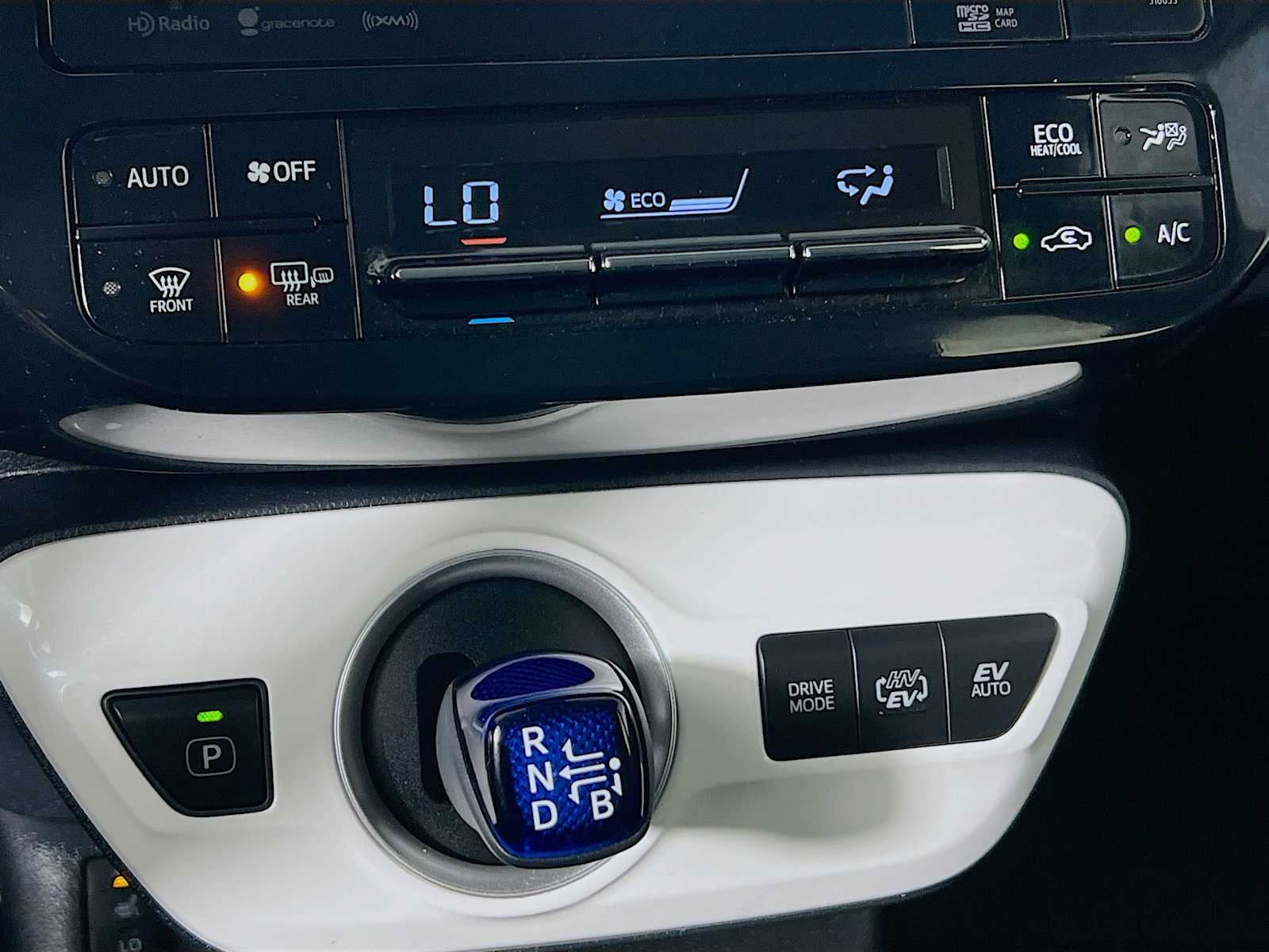 2018 Toyota Prius Prime Plus - Photo 16
