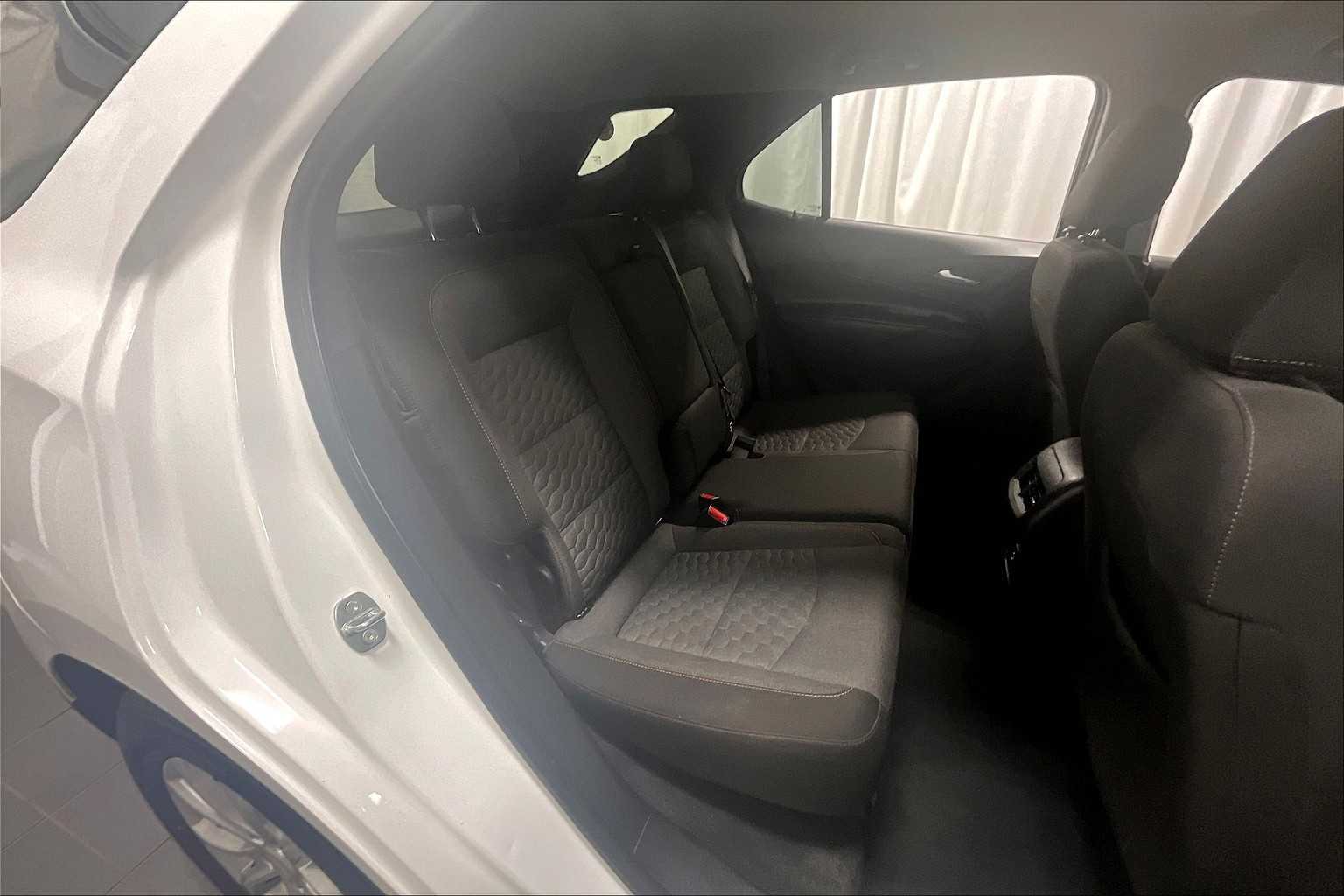 2021 Chevrolet Equinox LT - Photo 16