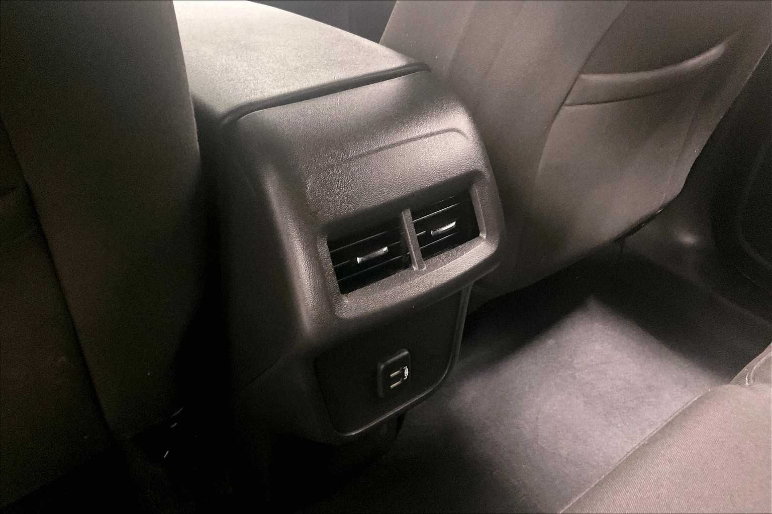 2021 Chevrolet Equinox LT - Photo 28