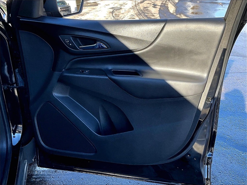 2022 Chevrolet Equinox LT - Photo 12