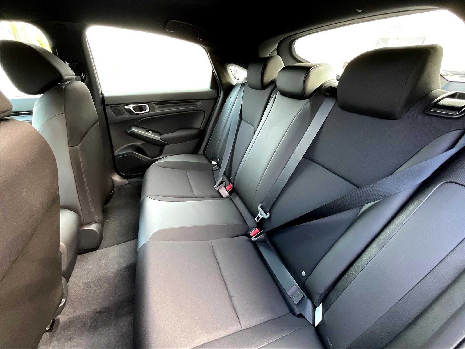 2026 Honda Civic Hatchback Sport - Photo 15