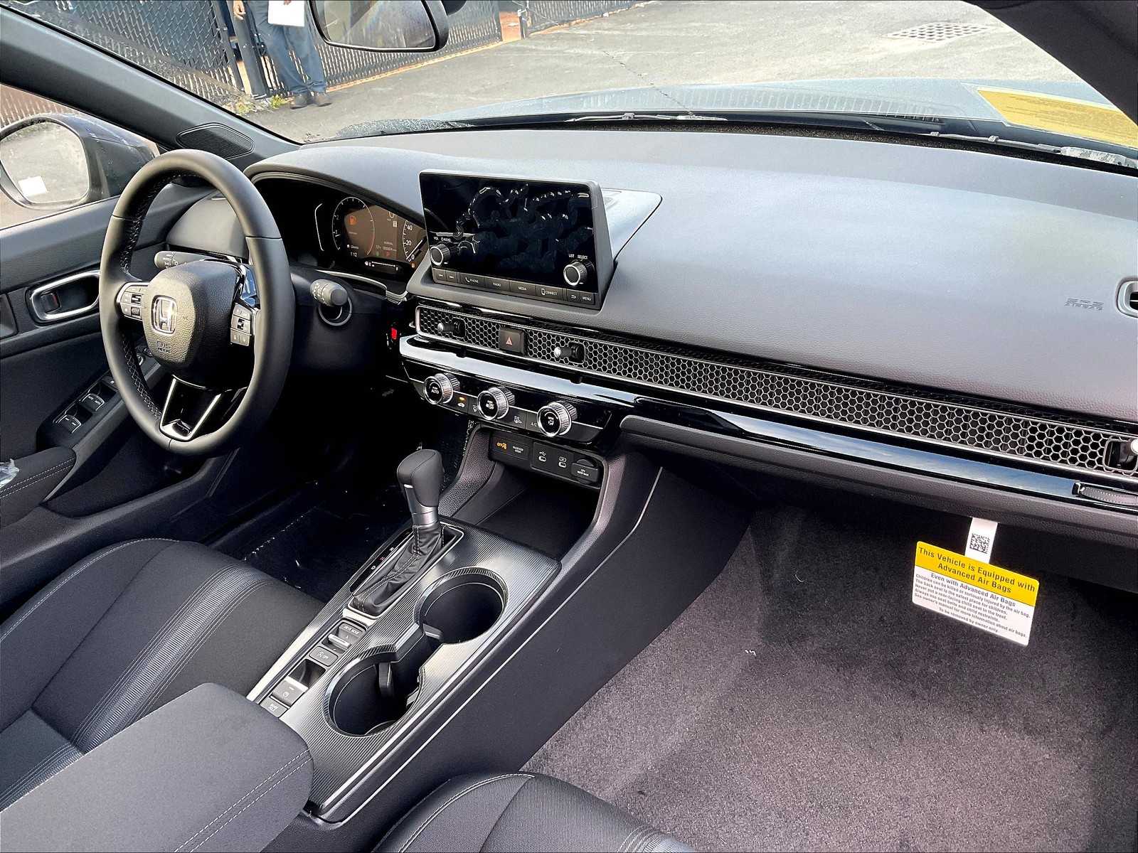 2026 Honda Civic Hatchback Sport - Photo 10
