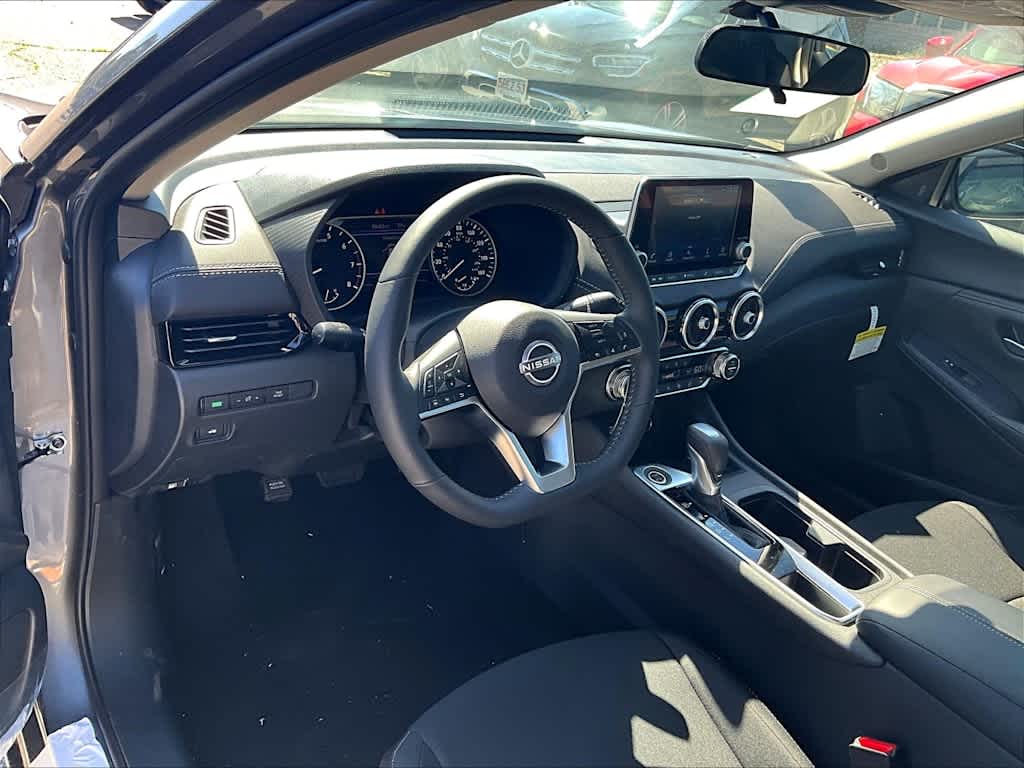 2025 Nissan Sentra SV - Photo 8