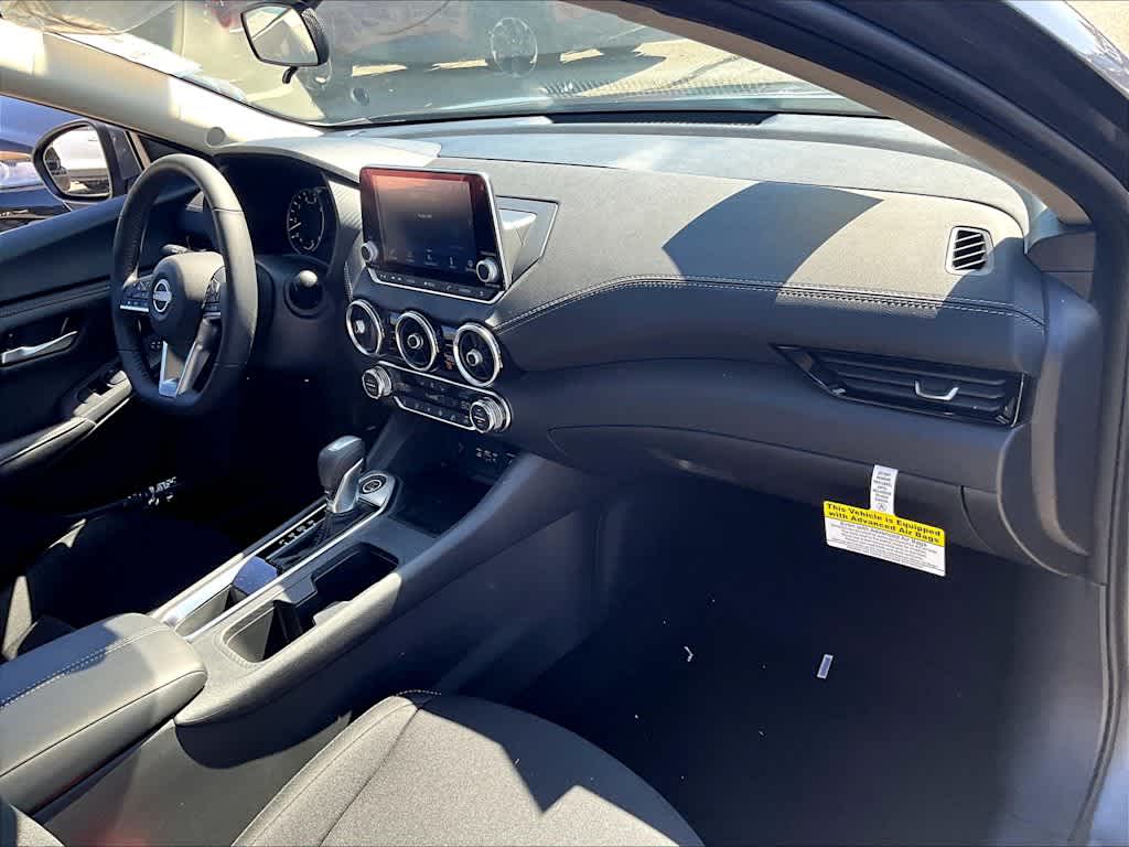 2025 Nissan Sentra SV - Photo 9
