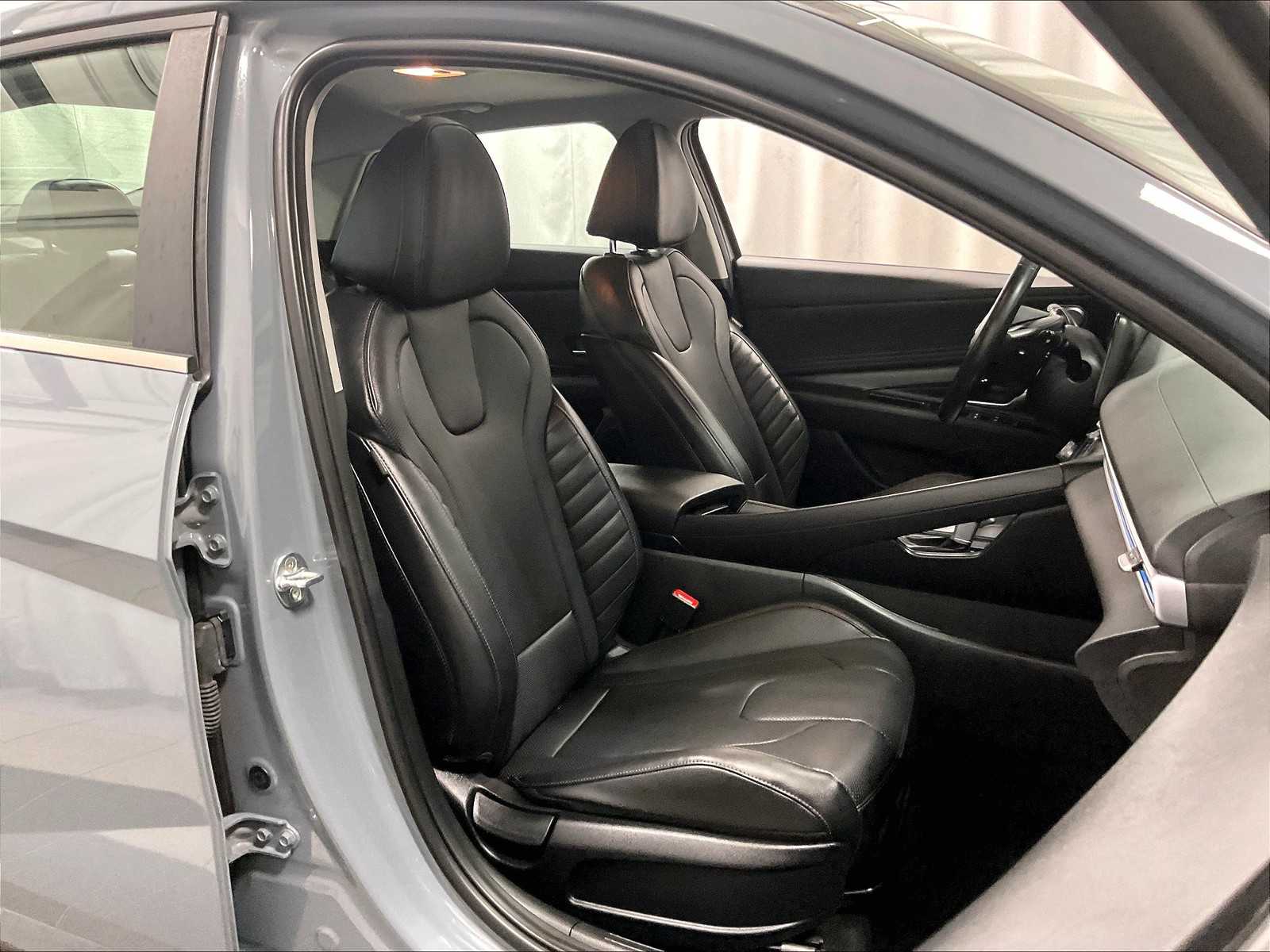2023 Hyundai Elantra Limited - Photo 11