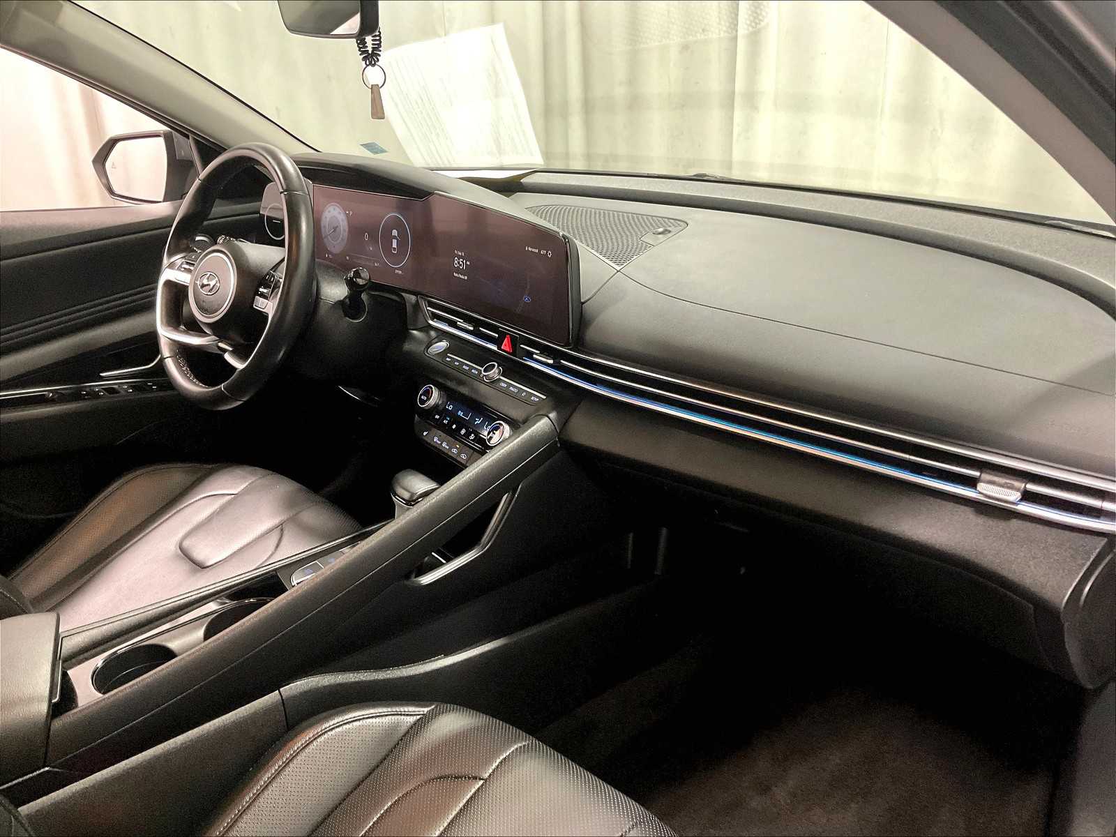 2023 Hyundai Elantra Limited - Photo 14