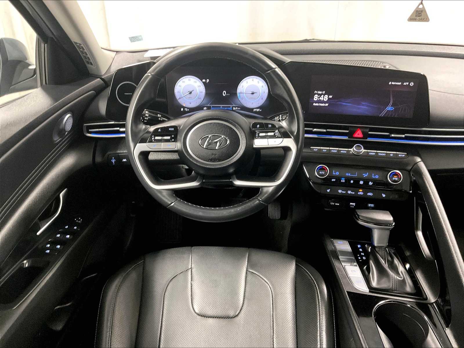 2023 Hyundai Elantra Limited - Photo 17