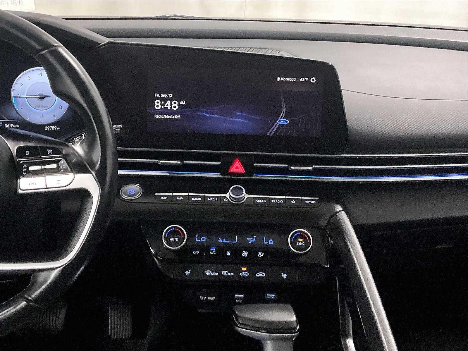 2023 Hyundai Elantra Limited - Photo 18