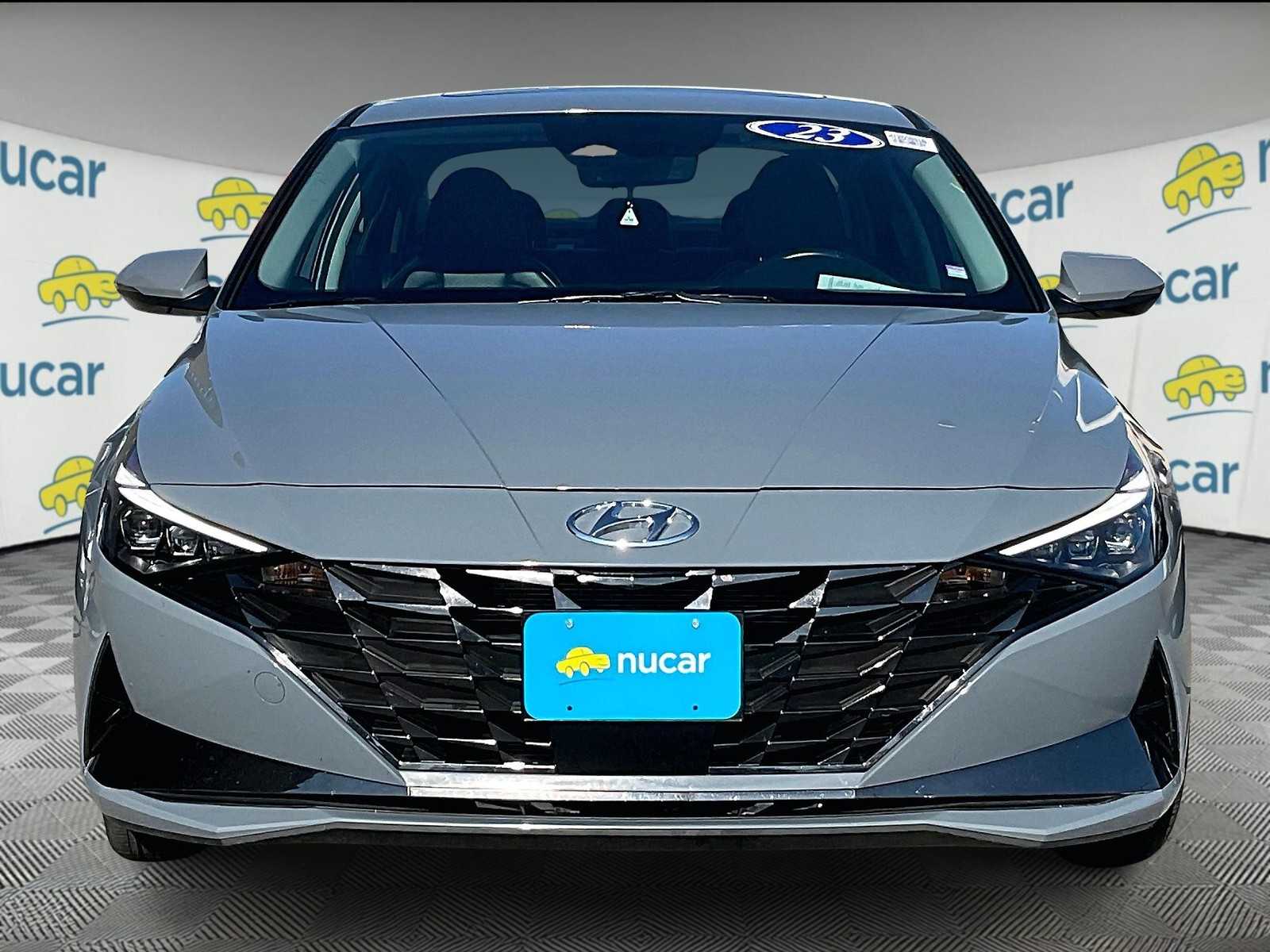2023 Hyundai Elantra Limited - Photo 2
