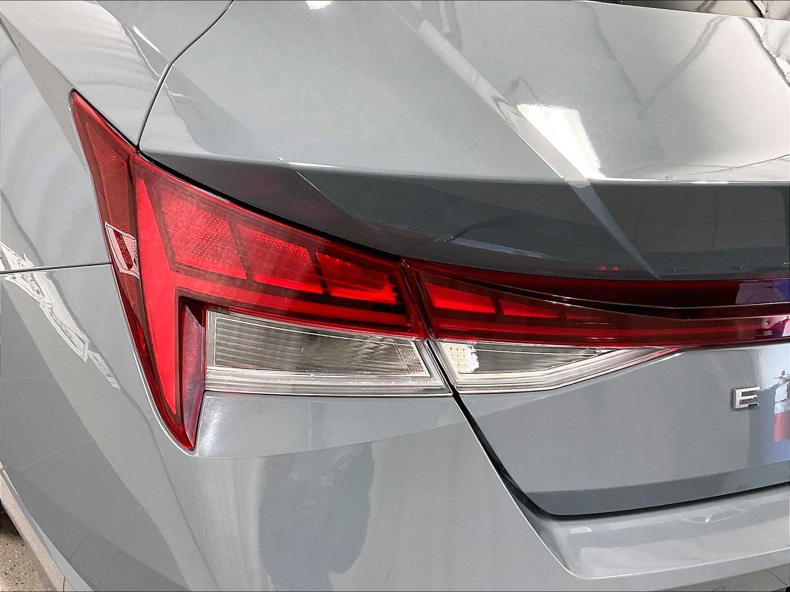 2023 Hyundai Elantra Limited - Photo 34
