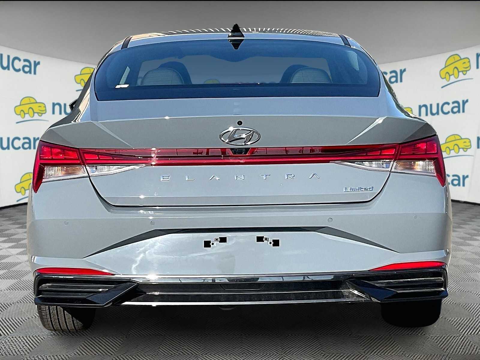 2023 Hyundai Elantra Limited - Photo 5