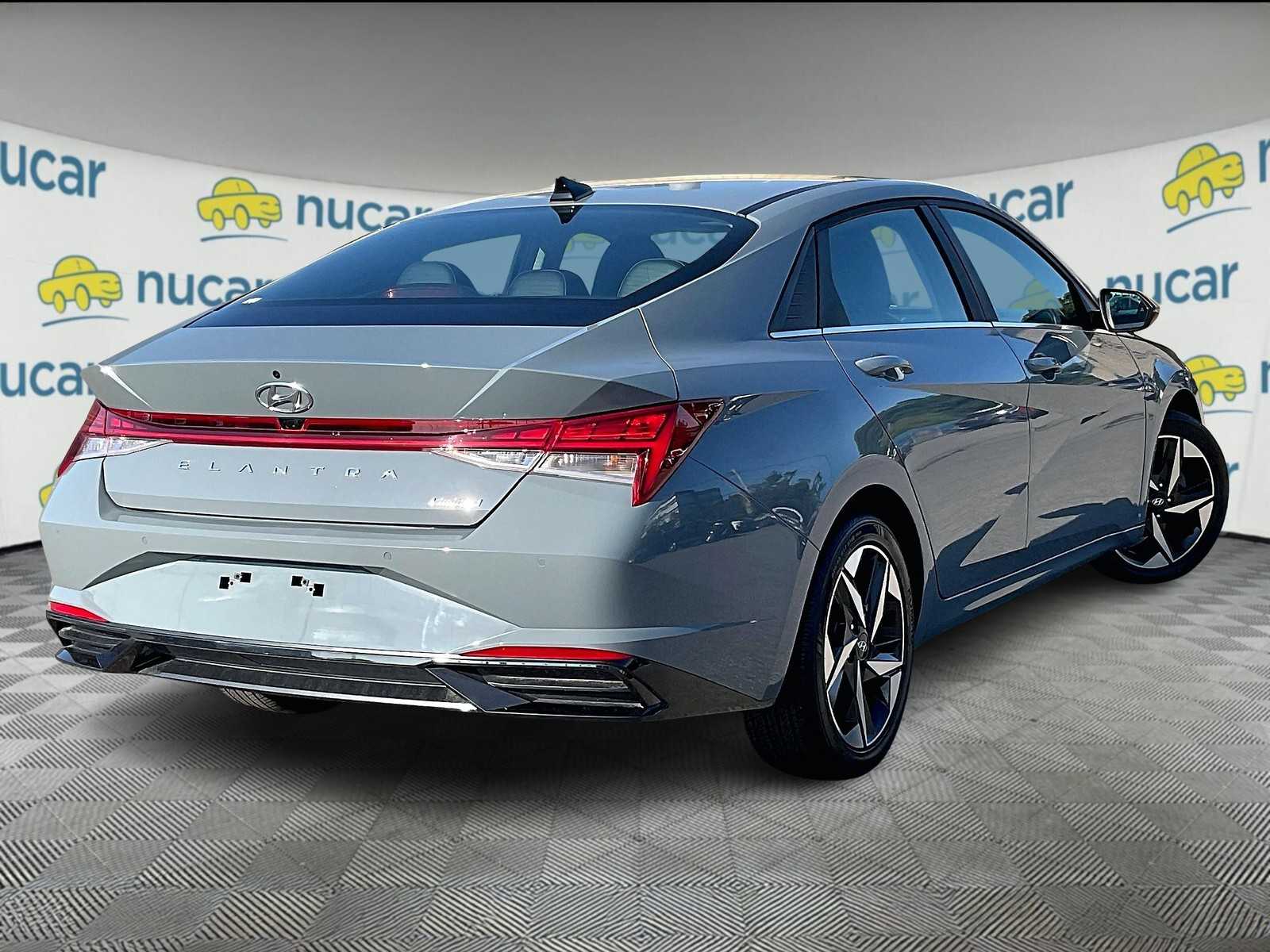 2023 Hyundai Elantra Limited - Photo 6