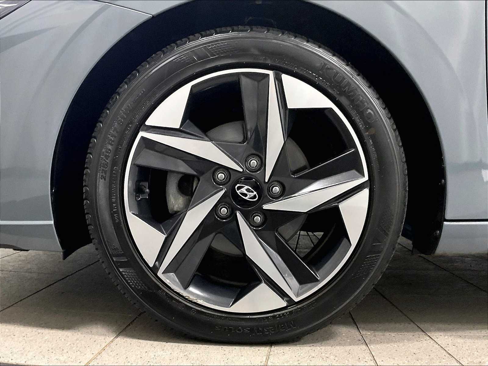 2023 Hyundai Elantra Limited - Photo 7