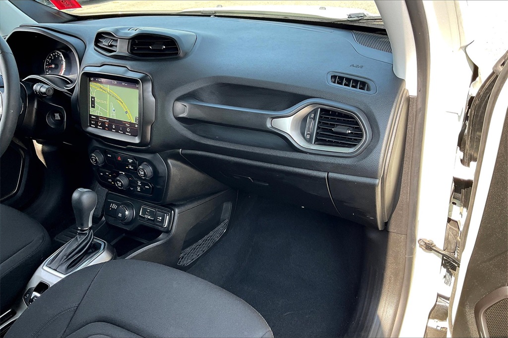 2022 Jeep Renegade Latitude - Photo 12