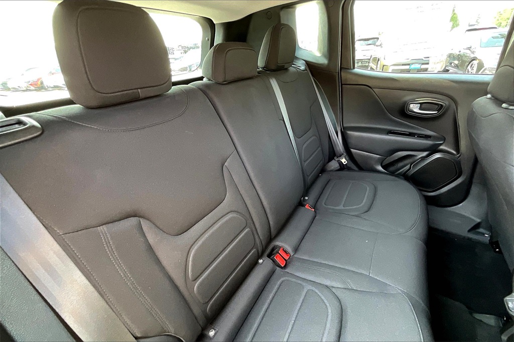 2022 Jeep Renegade Latitude - Photo 15