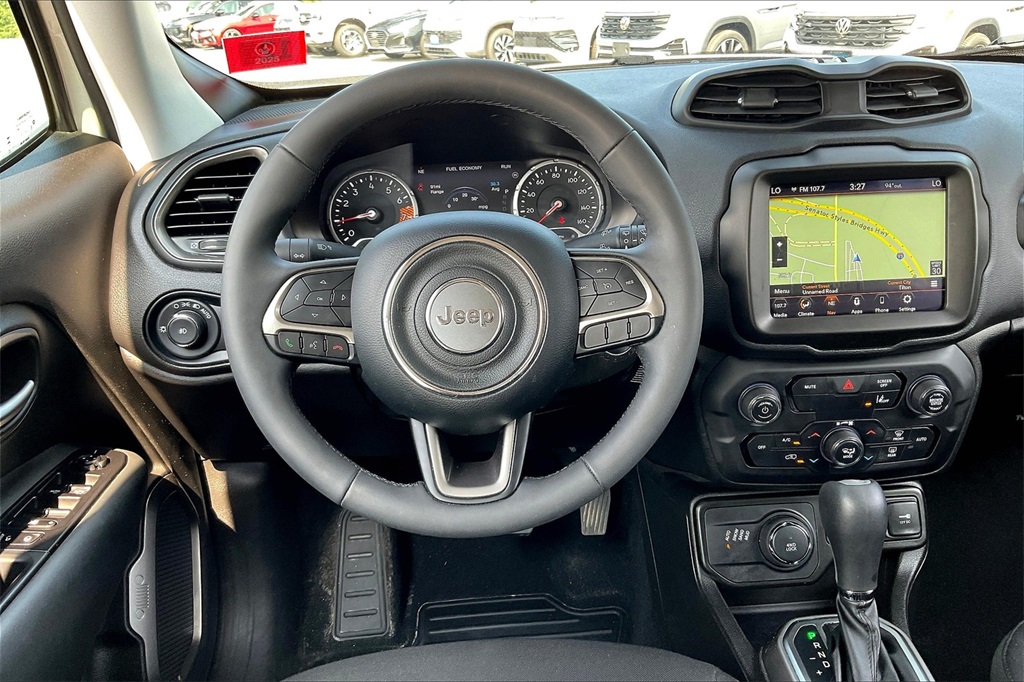 2022 Jeep Renegade Latitude - Photo 16
