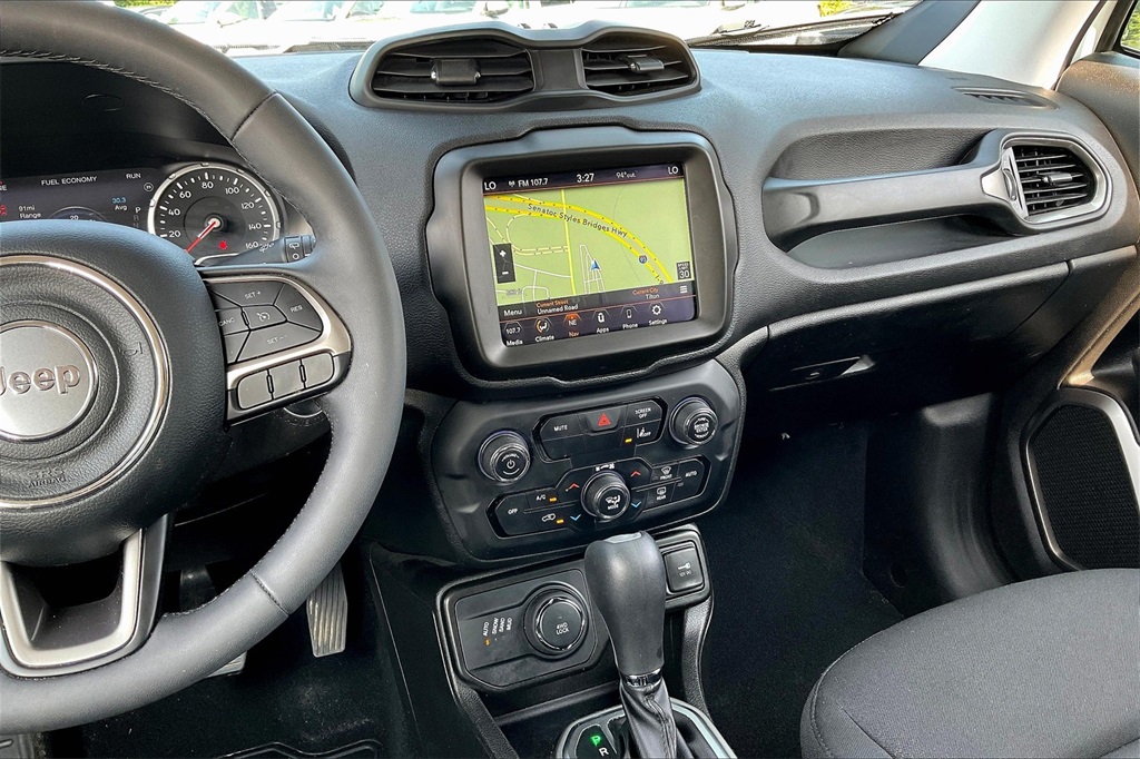 2022 Jeep Renegade Latitude - Photo 17