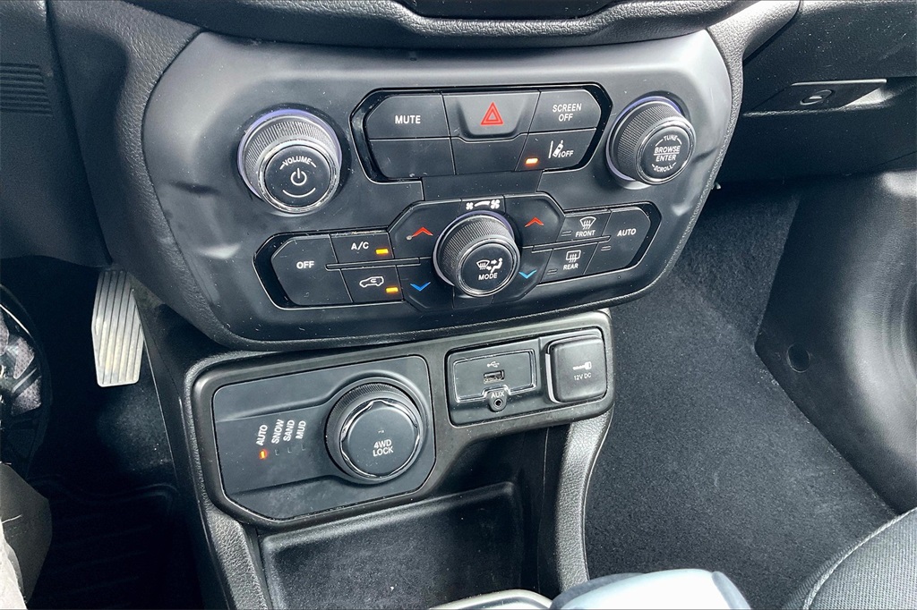 2022 Jeep Renegade Latitude - Photo 24