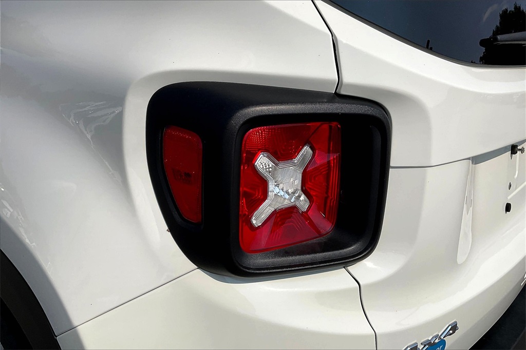 2022 Jeep Renegade Latitude - Photo 30