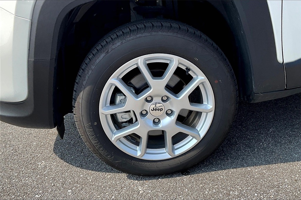2022 Jeep Renegade Latitude - Photo 7