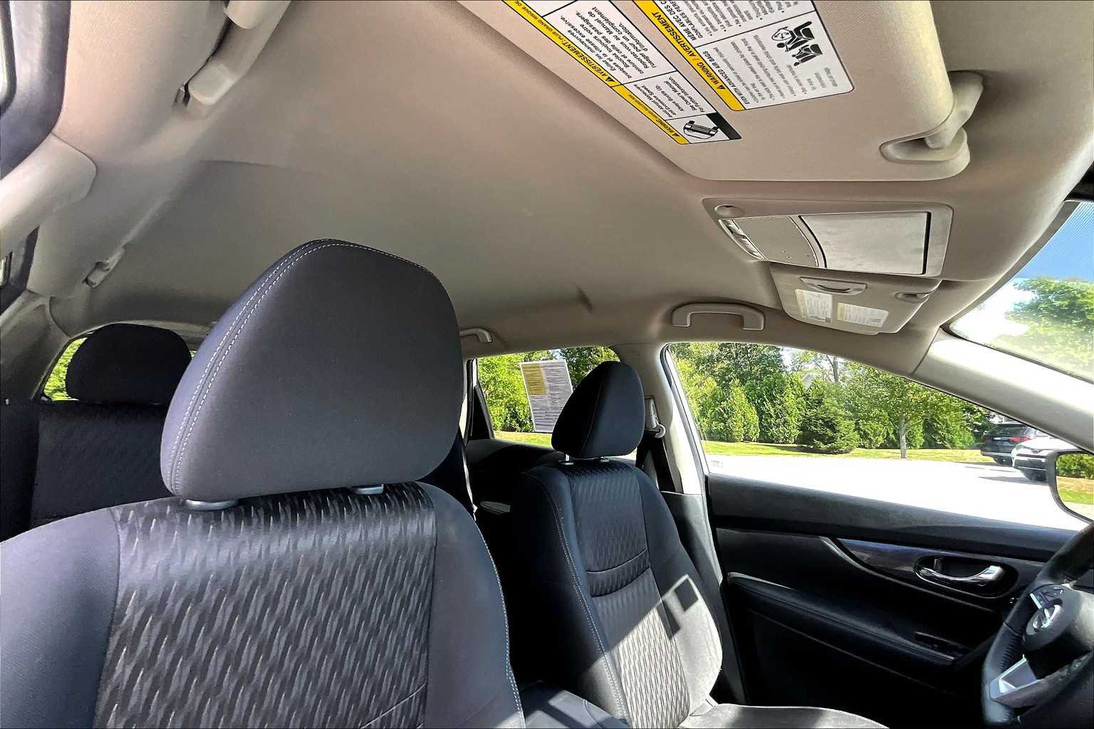 2017 Nissan Rogue SV - Photo 22