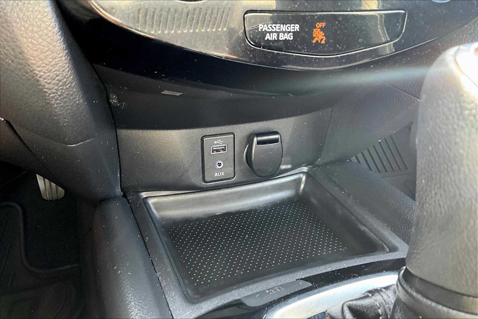 2017 Nissan Rogue SV - Photo 27