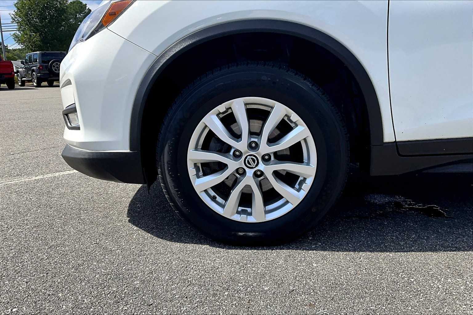 2017 Nissan Rogue SV - Photo 7