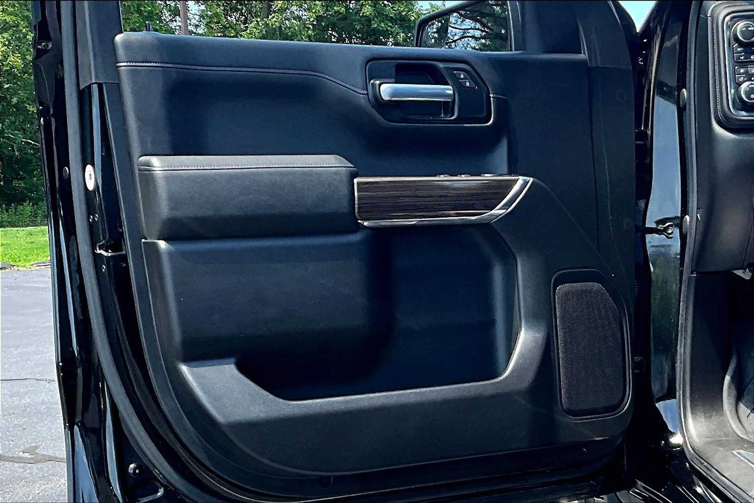 2020 Chevrolet Silverado 1500 RST - Photo 9