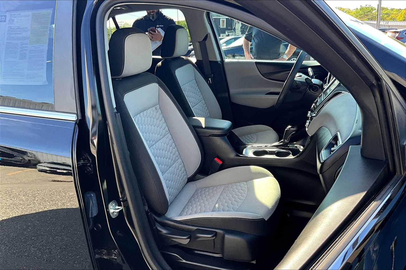2021 Chevrolet Equinox LT - Photo 11
